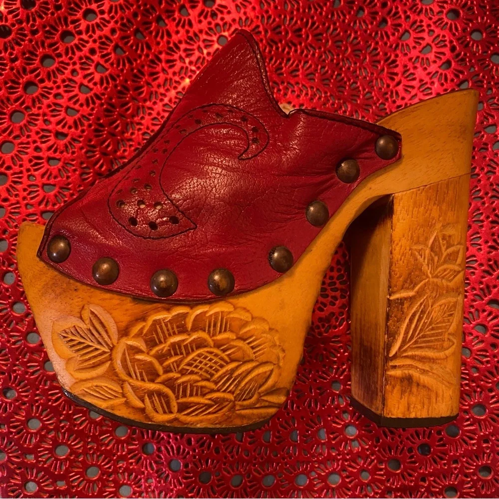 RELISTED  Vintage studded platform clogs - Picture 7 of 16